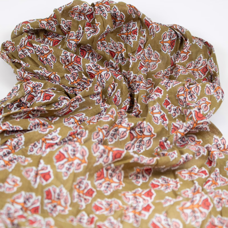 Schal Baumwolle Ocker mit Streublumendruck