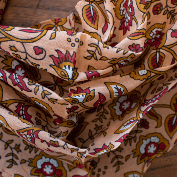 Dreieckstuch Hell Orange mit Blumen 100% Bio-Baumwolle Sarah und Sally