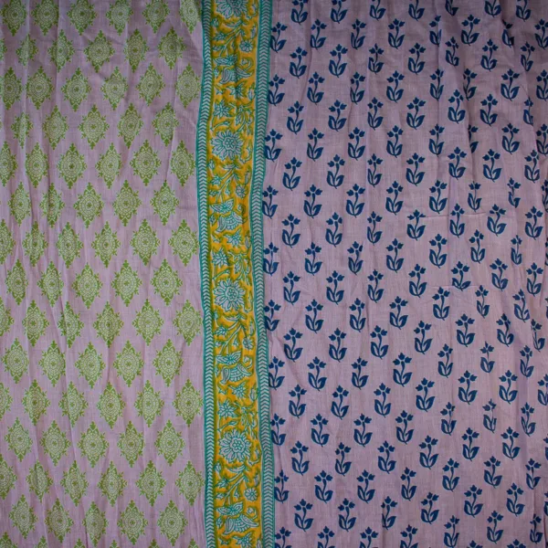 Schal aus Baumwolle von Sarah und Sally mit Quasten, Blau, Grün und Flieder mit Borte und Mustern.