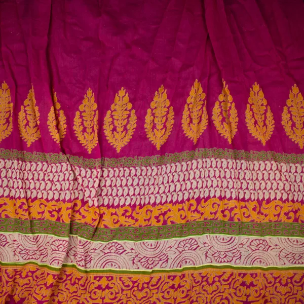 Schal aus Baumwolle von Sarah und Sally mit Quasten, kräftig Pink, bunt orange Borte mit Stickerei