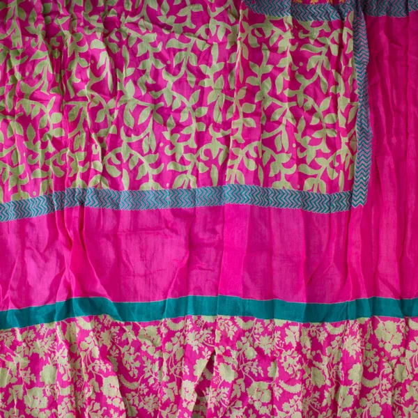 Schal aus Baumwolle von Sarah und Sally mit Quasten, Grün, Petrol, Pink, schönes Muster über den ganzen Schal.