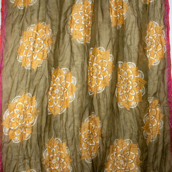 Schal 100 % Baumwolle - Olive mit Mandalas und Stickerei | Sarah und Sally