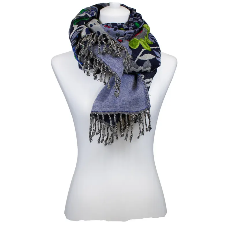 Blauer Wollschal von Kashmir Arts mit bunter, handgestickter Blumenverzierung und feinen Franse