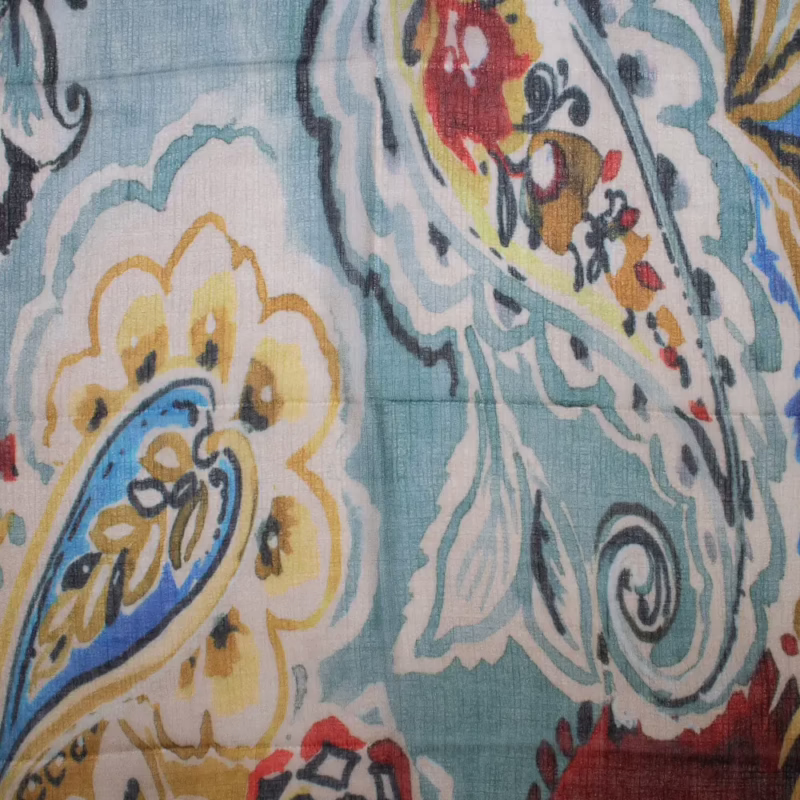 Leichter Wollschal von Salto mit Paisley-Muster in Rot, Blau und Erdtönen