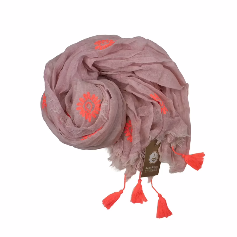 Sarah und Sally | Wollschal Rosa mit Stickerei und Quasten