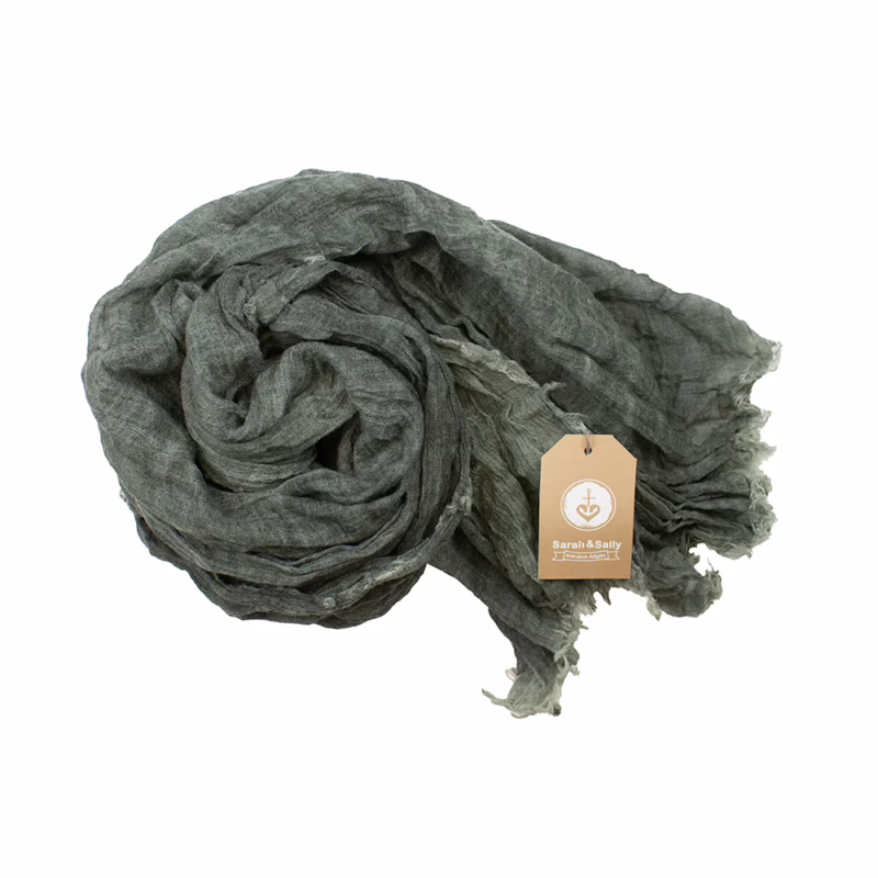 Sarah & Sally Wollschal in Olive aus 100% Wolle im Crinkle-Look