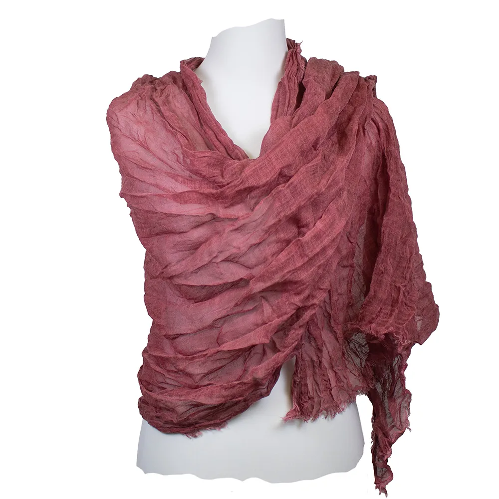 Sarah & Sally Wollschal in Rot aus 100% Wolle im Crinkle-Look