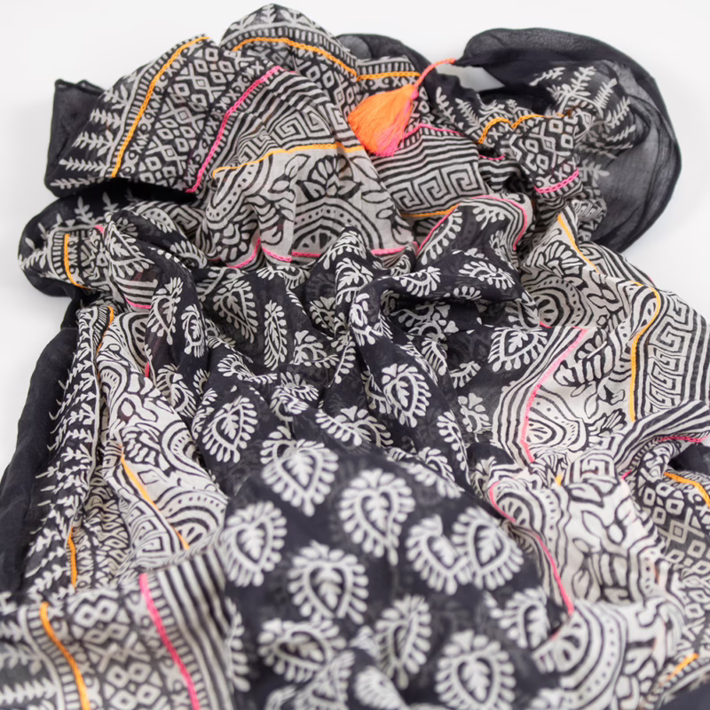 Detailaufnahme des Musters – Sarah & Sally Baumwollschal