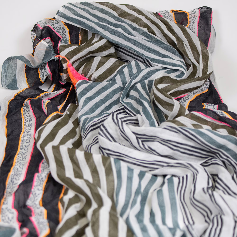 Detailaufnahme des Musters – Sarah & Sally Baumwollschal