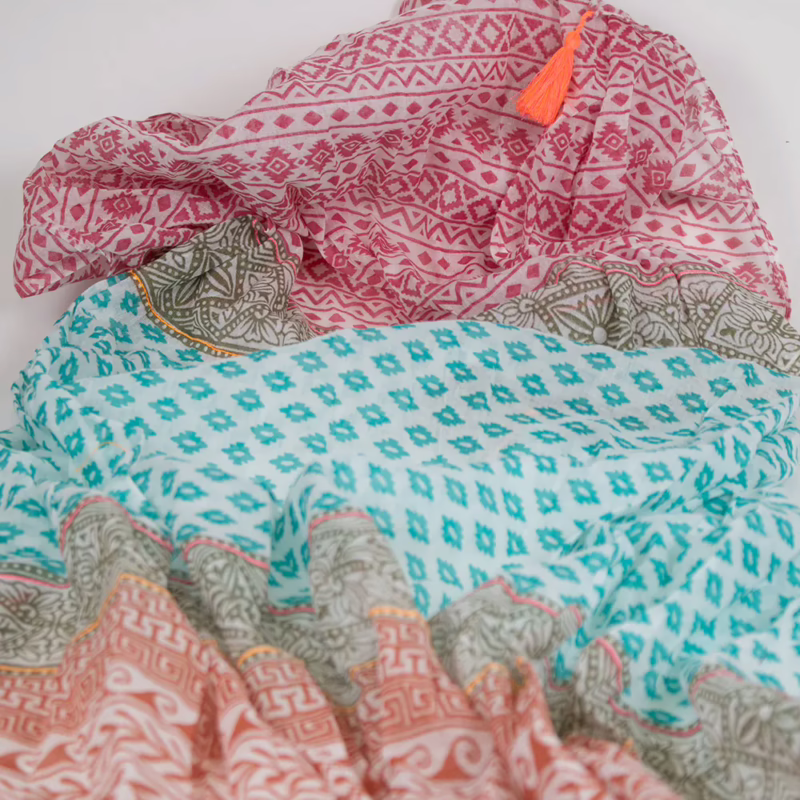 Detailaufnahme des Musters – Sarah & Sally Baumwollschal bunt