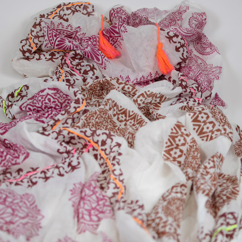 Detailaufnahme des Musters – Sarah & Sally Baumwollschal