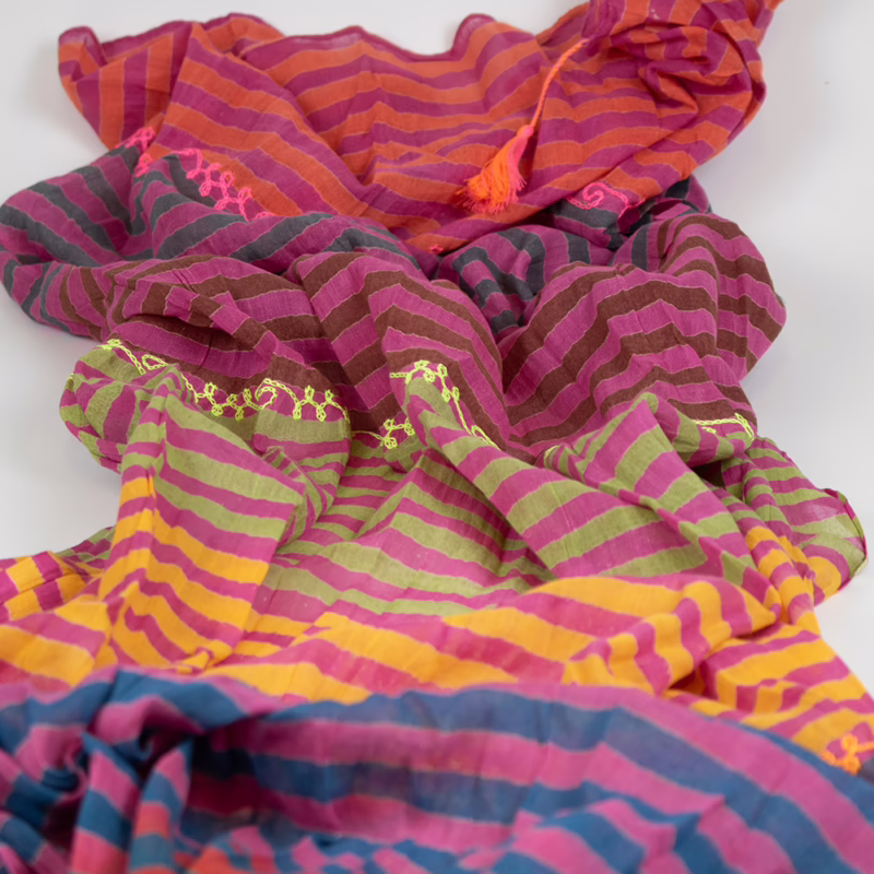 Detailaufnahme des Musters – Sarah & Sally Baumwollschal Bunt